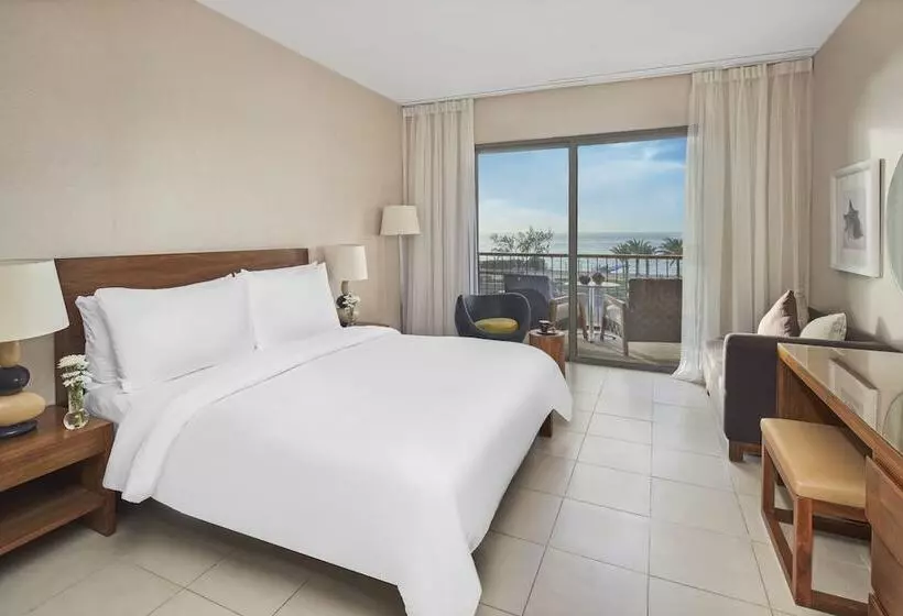 سوییت با چشمانداز دریا, Movenpick Resort & Spa Tala Bay Aqaba