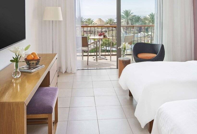 اتاق سوپریور با چشمانداز استخر, Movenpick Resort & Spa Tala Bay Aqaba