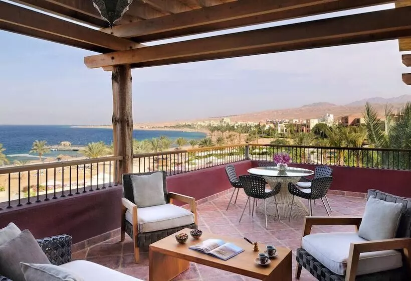 سوییت با چشمانداز دریا, Movenpick Resort & Spa Tala Bay Aqaba