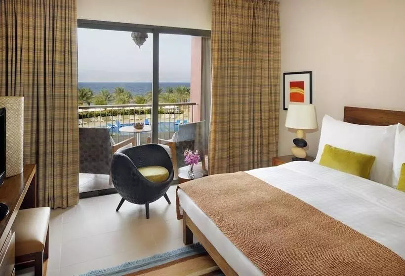 سوییت با چشمانداز دریا, Movenpick Resort & Spa Tala Bay Aqaba