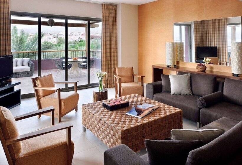 سوییت با چشمانداز دریا, Movenpick Resort & Spa Tala Bay Aqaba