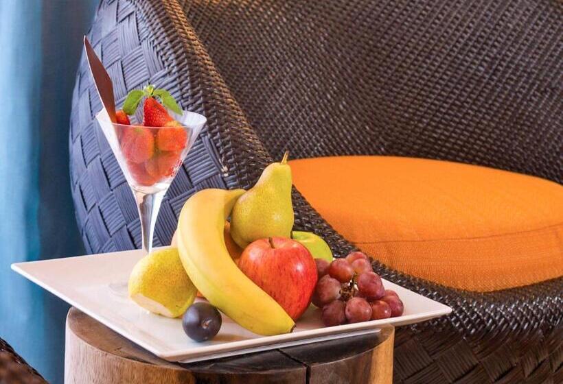 اتاق سوپریور با تخت بزرگ, Movenpick Resort & Spa Tala Bay Aqaba