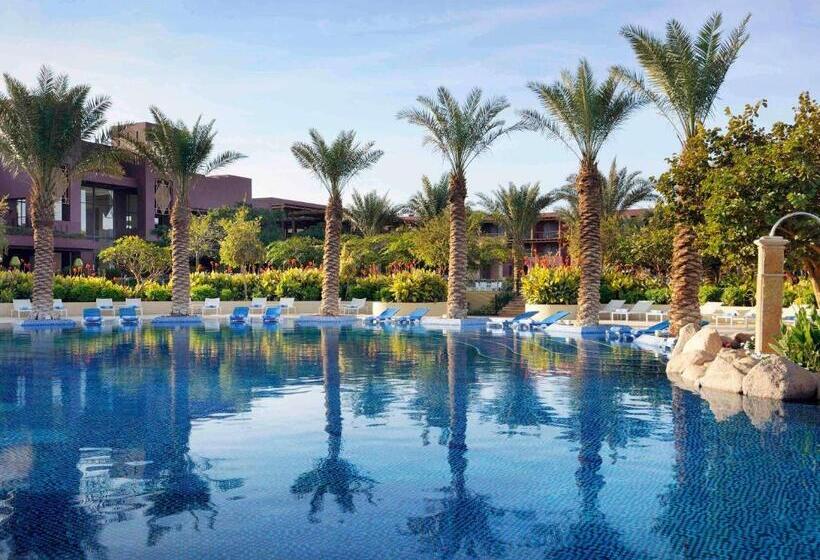 اتاق سوپریور با چشمانداز استخر, Movenpick Resort & Spa Tala Bay Aqaba