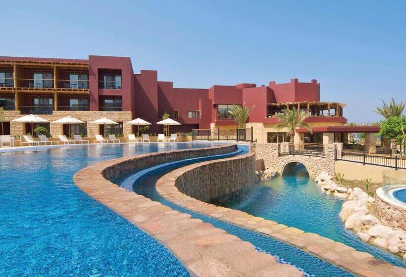 اتاق سوپریور با چشمانداز استخر, Movenpick Resort & Spa Tala Bay Aqaba