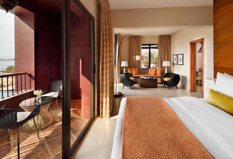 سوییت با چشمانداز دریا, Movenpick Resort & Spa Tala Bay Aqaba