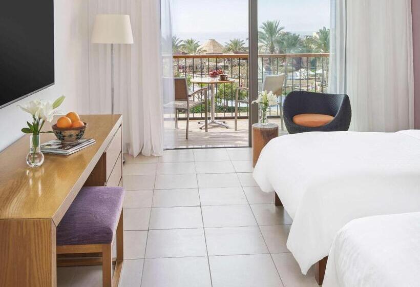 اتاق سوپریور با چشمانداز استخر, Movenpick Resort & Spa Tala Bay Aqaba