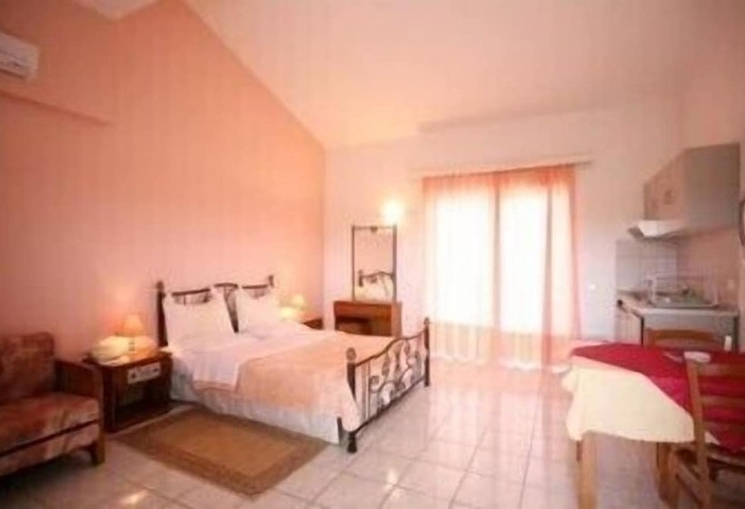 דירת חדר נוף לים, Oasis