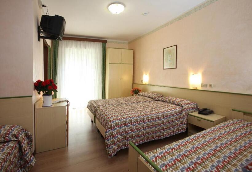 Standard Quadruple Room, Park Hotel Perù S