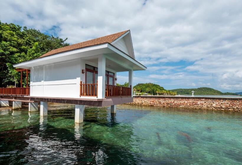 スーペリアー１ベッドルームビラ, Sunlight Eco Tourism Island Resort