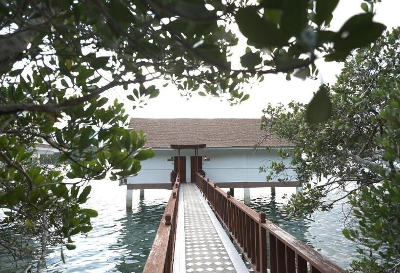 オーシャンビューデラックスルームバルコニー付き, Sunlight Eco Tourism Island Resort