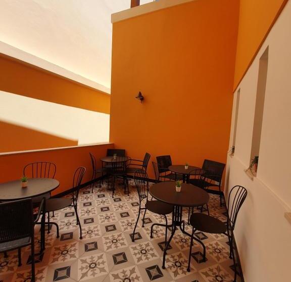 مجموعه ویستا شهر, Inn Faro   Casa Amarela   Guest House