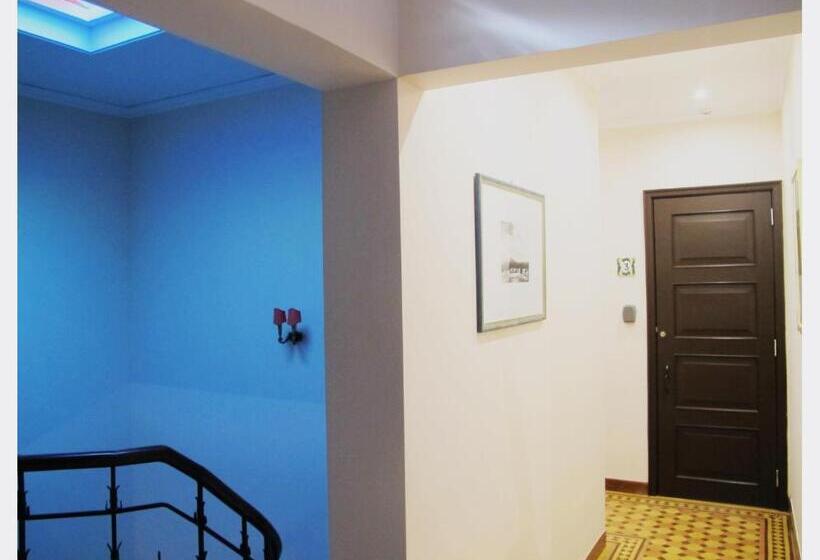 اتاق لوکس با چشمانداز باغ, Senhor Gigi