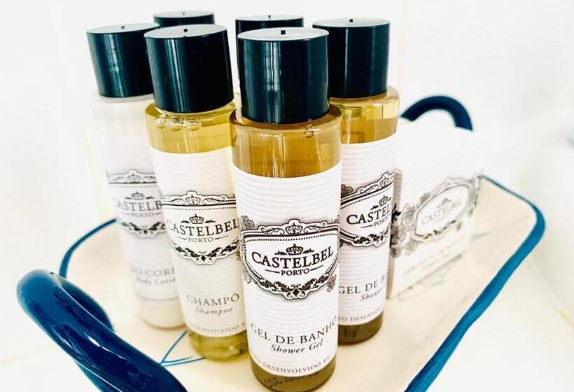 اتاق لوکس با چشمانداز باغ, Senhor Gigi