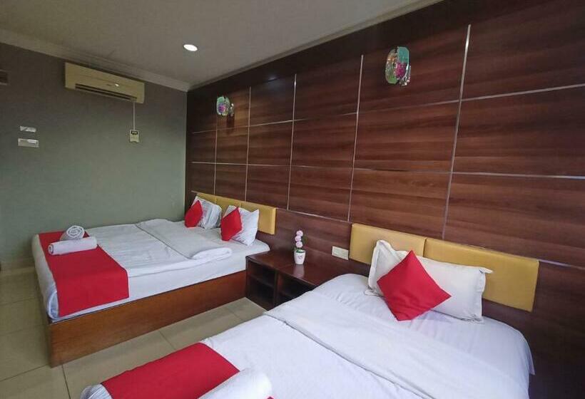 디럭스 트리플 룸, Anggerik Garden Hotel   Ag