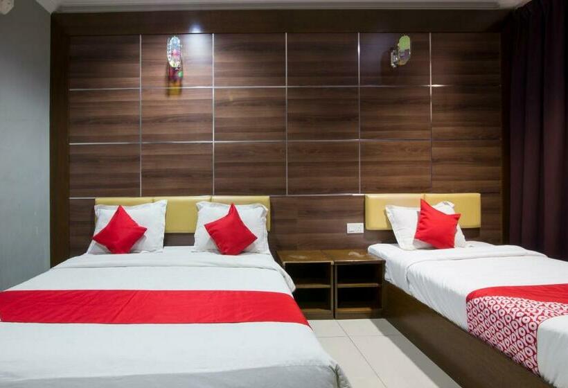 اتاق لوکس سه تخته, Anggerik Garden Hotel   Ag