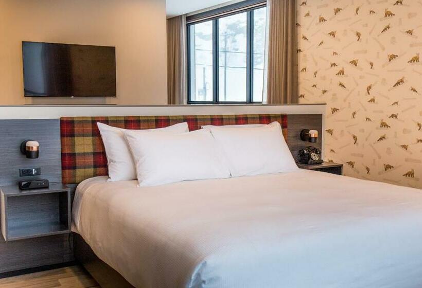 行政套房, Hew & Draw