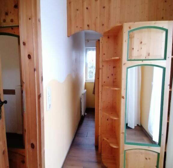 اتاق خانوادگی, Pension Bomätscher