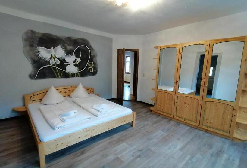 3ベッドルームアパートメント, Pension Bomätscher