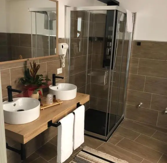 اتاق استاندارد, Donnarosahome
