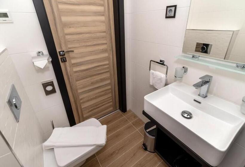 Номер Deluxe с Балконом, Arany Apartman Miskolc