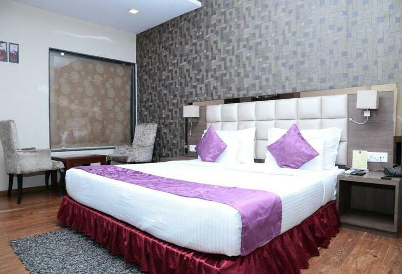 带大床的豪华间, Kc Manor
