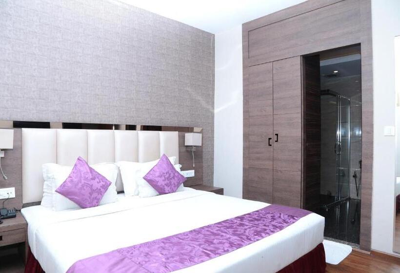 スタンダードルーム, Kc Manor