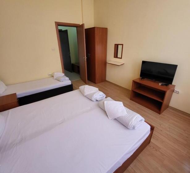 חדר סטנדרט לשלושה, Provans Famili