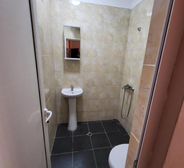 חדר סטנדרט לארבעה, Provans Famili