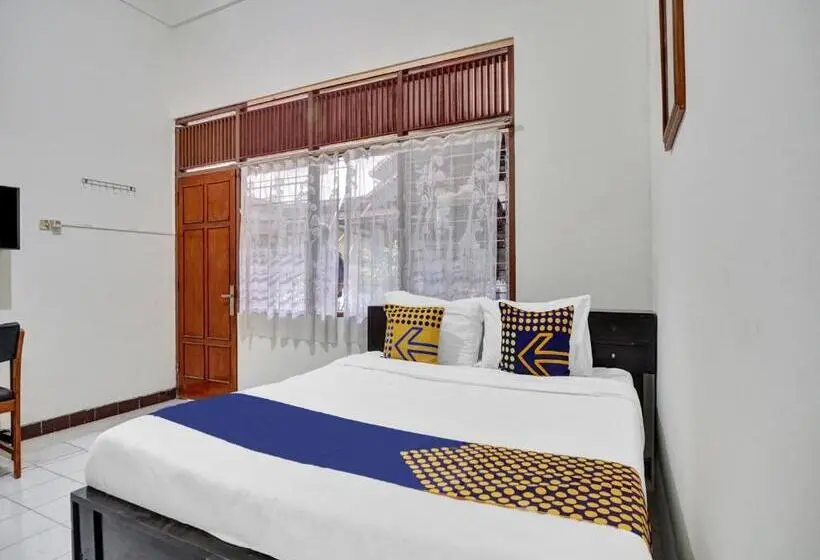 Economy-huone, Spot On 90539 Taman Borobudur Guest House Syariah
