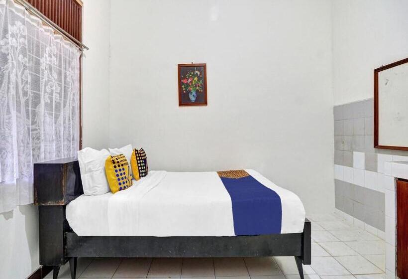 חדר אקונומי, Spot On 90539 Taman Borobudur Guest House Syariah