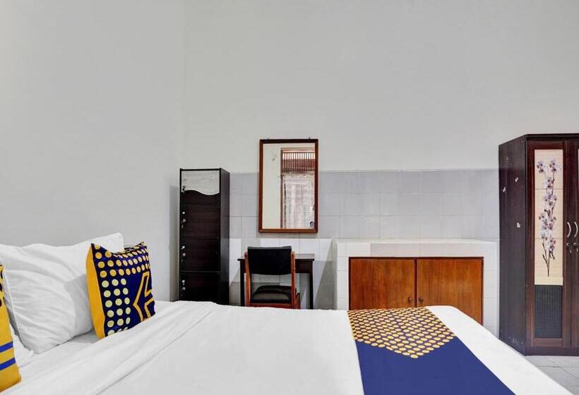 חדר אקונומי, Spot On 90539 Taman Borobudur Guest House Syariah