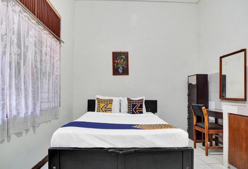 חדר אקונומי, Spot On 90539 Taman Borobudur Guest House Syariah