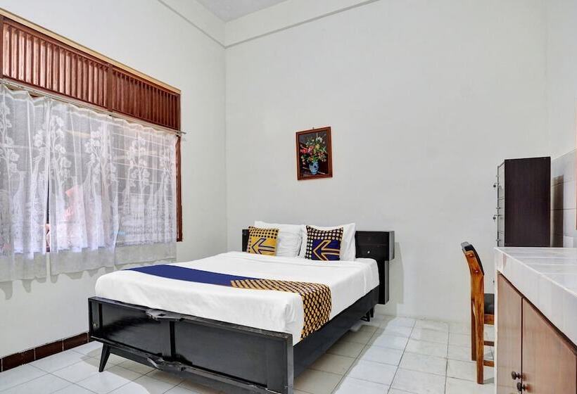 חדר אקונומי, Spot On 90539 Taman Borobudur Guest House Syariah