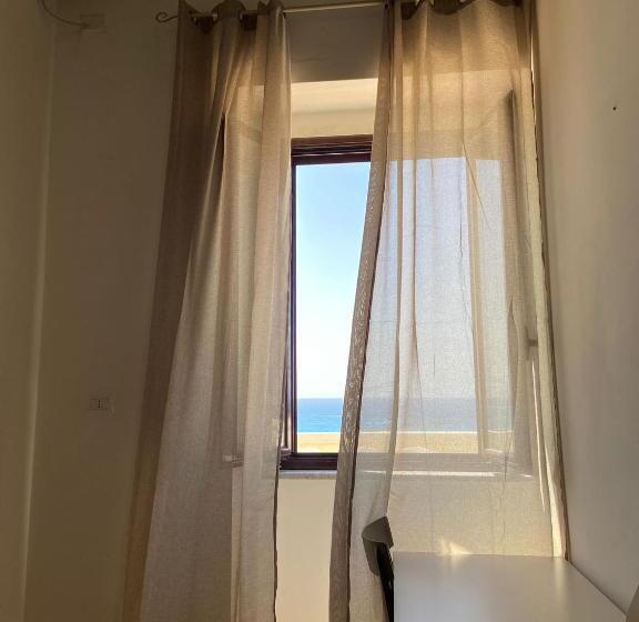 景色の見えるスタンダード４人部屋, B&b Laudato Sii Tropea