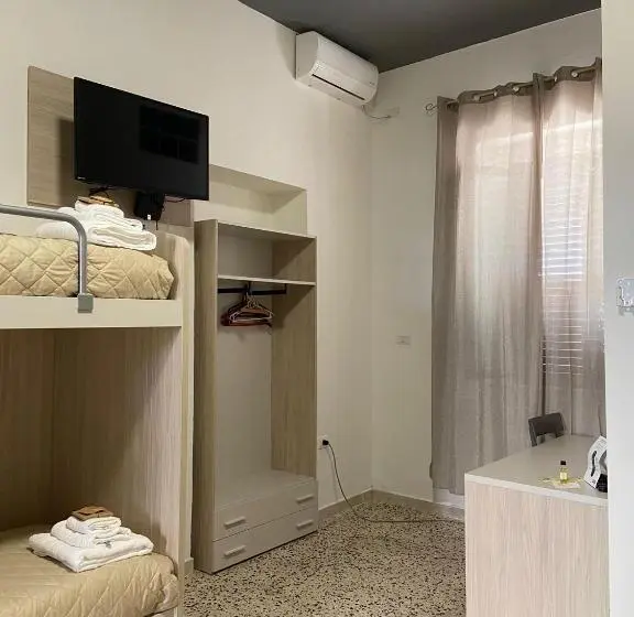 اتاق استاندارد چهار تخته با چشم‌انداز دریا, B&b Laudato Sii Tropea