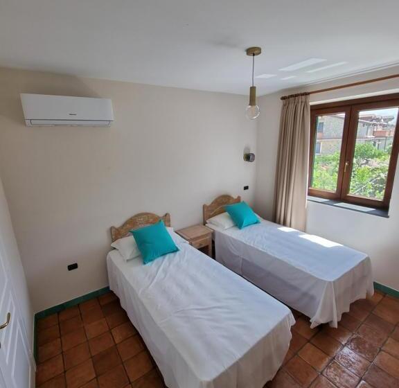 غرفة قياسية رباعية, Casa Fifina Rooms