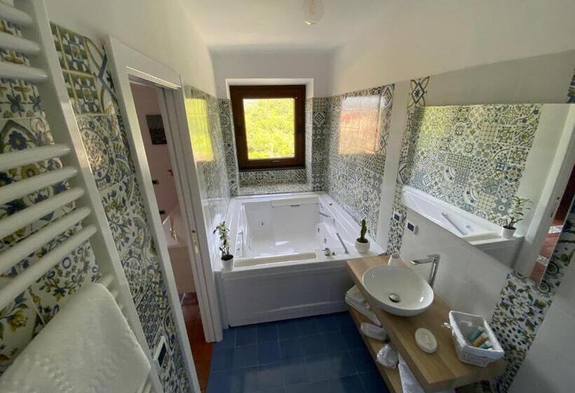 غرفة قياسية مزوَّدة بجاكوزي, Casa Fifina Rooms