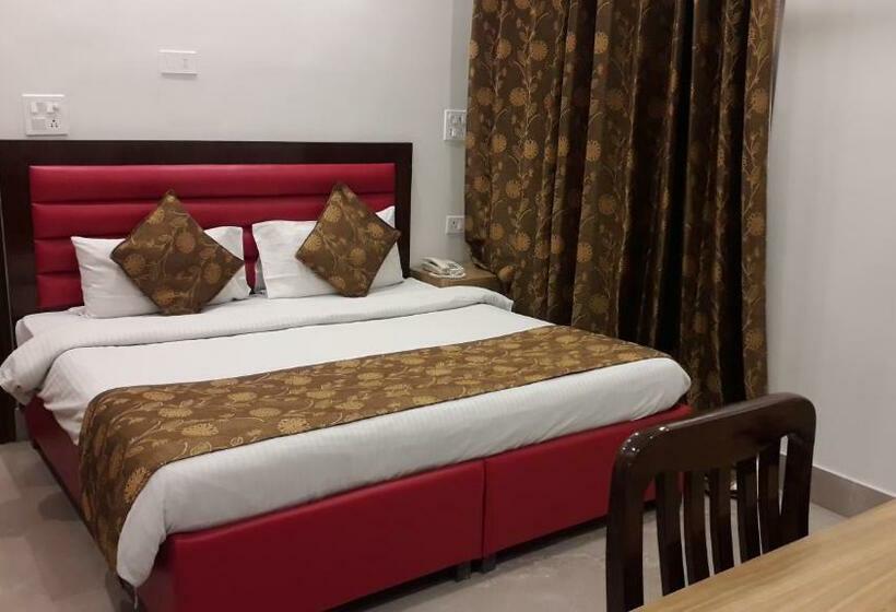 デラックスルーム, Guru Surbhi