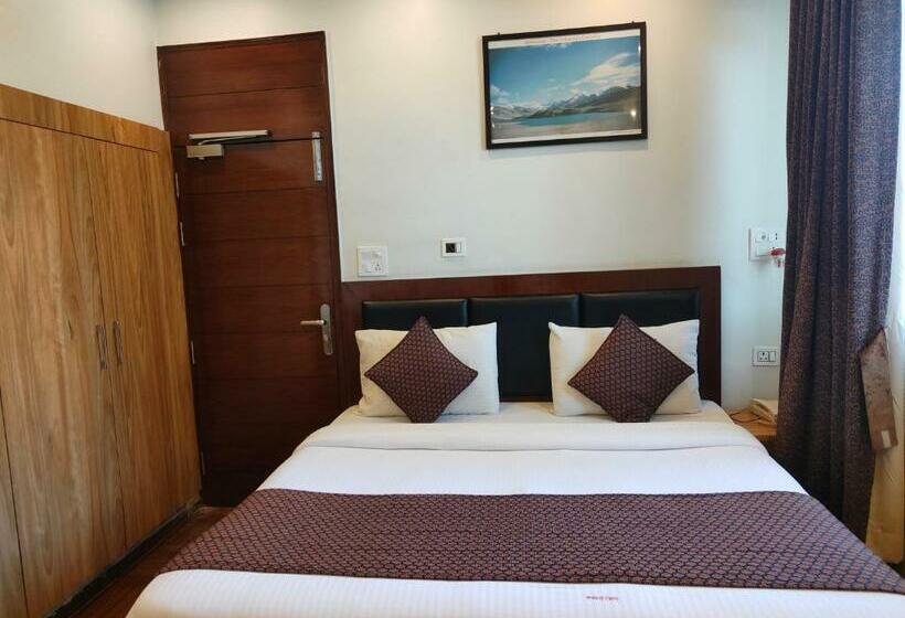 デラックスルーム, Guru Surbhi