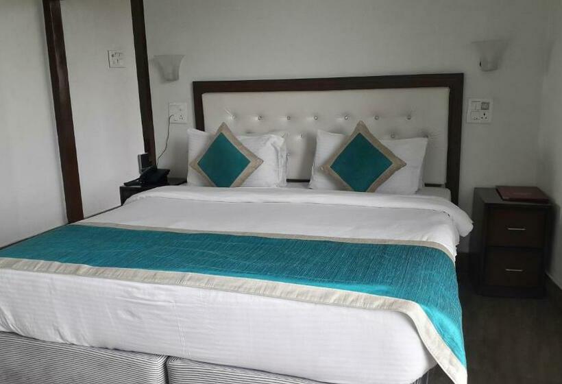 キングサイズベッドのデラックスルーム, Guru Surbhi