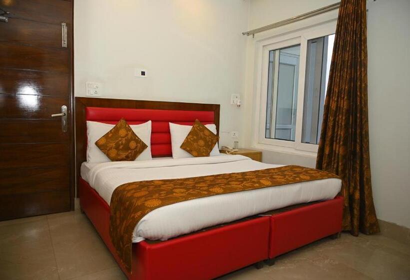 デラックスルーム, Guru Surbhi