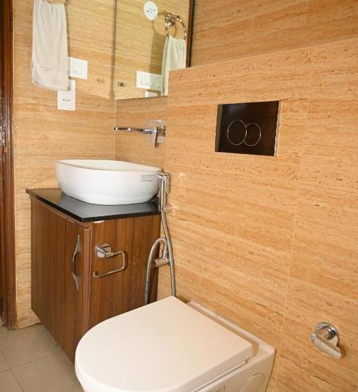 デラックスルーム, Guru Surbhi