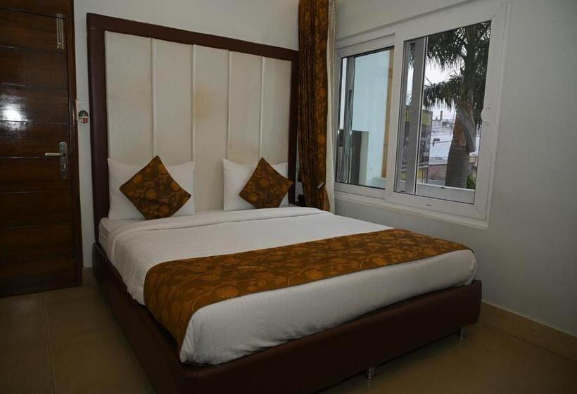 デラックスルーム, Guru Surbhi