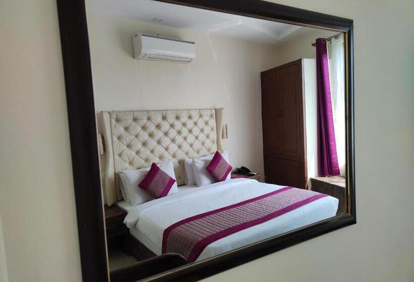 ファミリールーム, Guru Surbhi