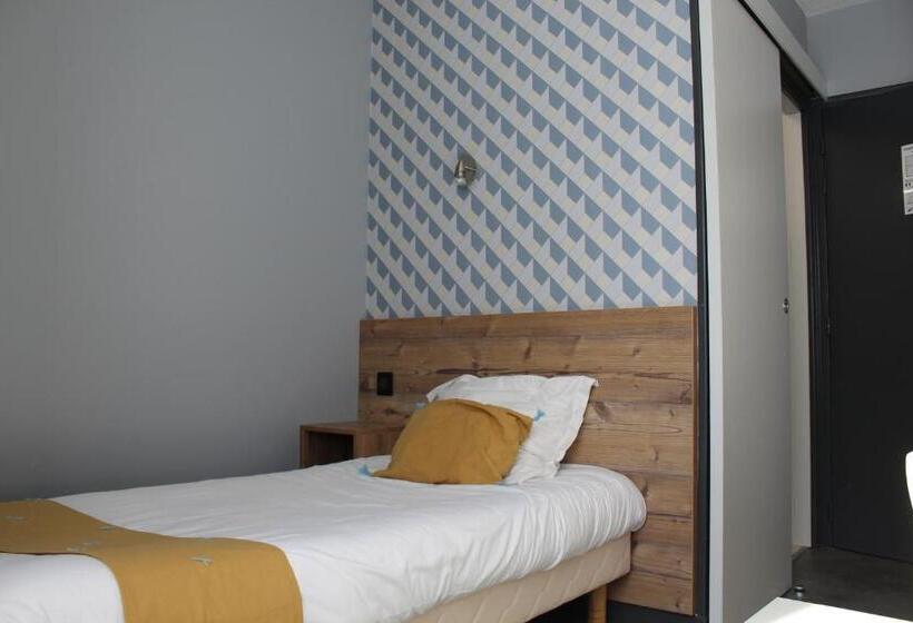 חדר סטנדרט לשלושה עם נוף לגינה, Logis Hôtel Auberge De L Allagnonette