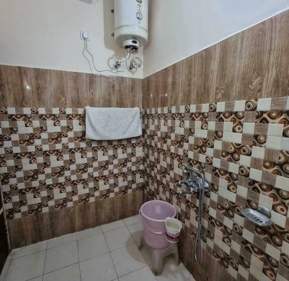 חדר דלוקס, Hmvr