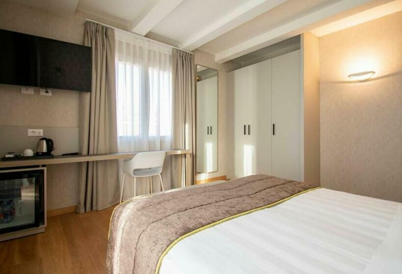 Standard Szoba, Medusa