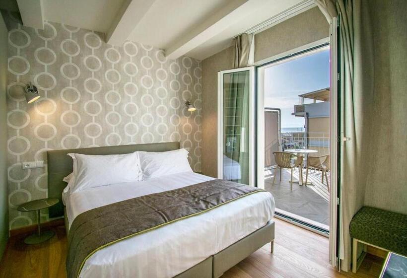 Tengerre Néző Deluxe Szoba Erkéllyel, Medusa