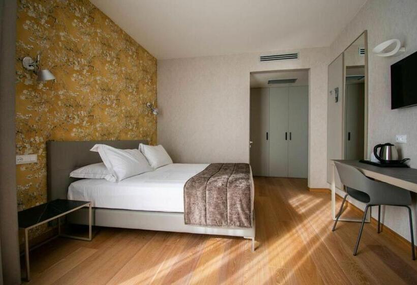 Tengerre Néző Deluxe Szoba Erkéllyel, Medusa