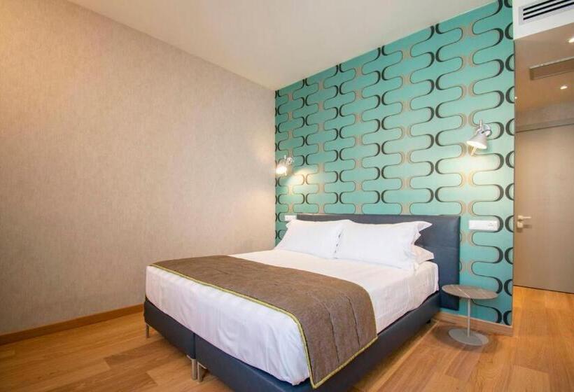 Comfort Szoba, Medusa